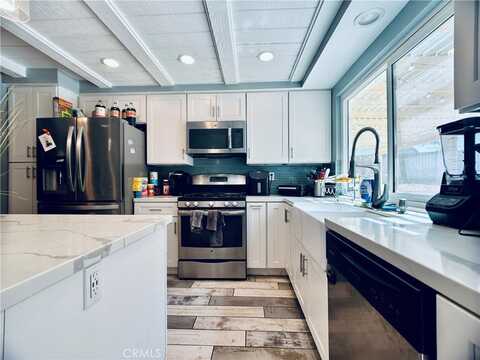 7707 Bolton Avenue, Riverside, CA 92503