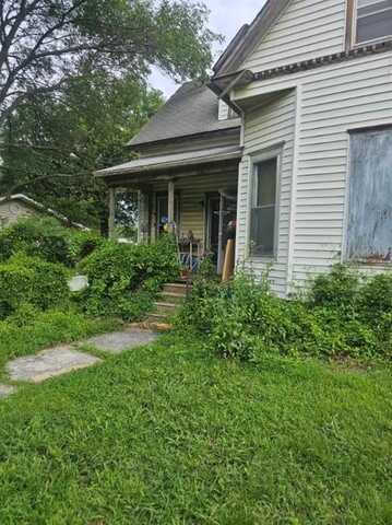 415 S Cherokee Street, Girard, KS 66743