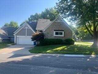103 Pointe Lane, Kansas City, MO 64116