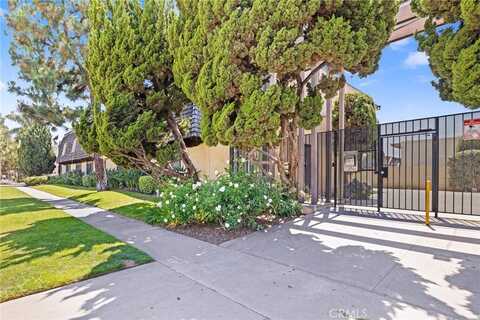 5535 Ackerfield Avenue, Long Beach, CA 90805