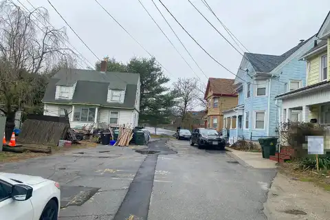 Borodell, NEW LONDON, CT 06320