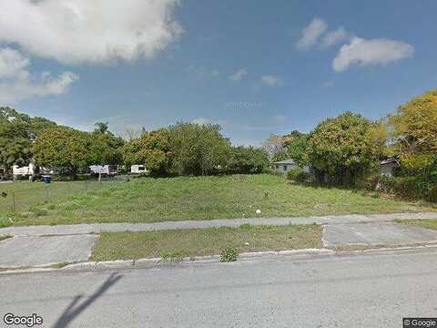 Avenue, FORT PIERCE, FL 34950