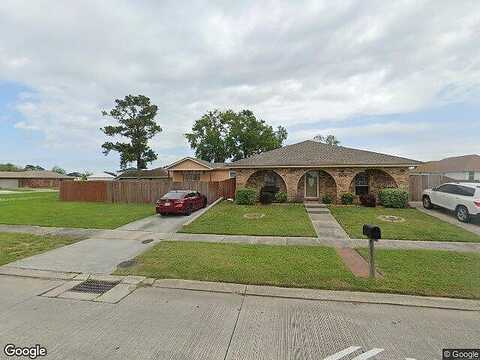 Patricia St, Chalmette, LA 70043