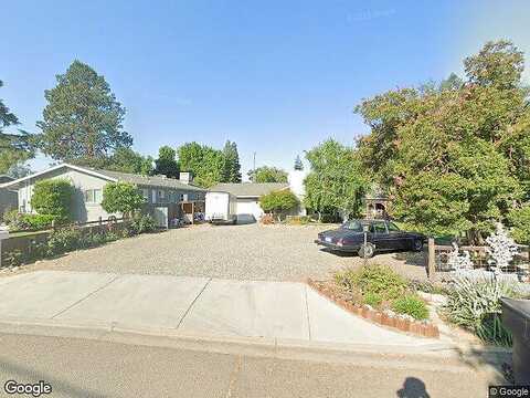 North, OAKDALE, CA 95361
