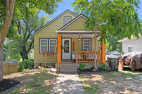1213 Spruce Street, Leavenworth, KS 66048