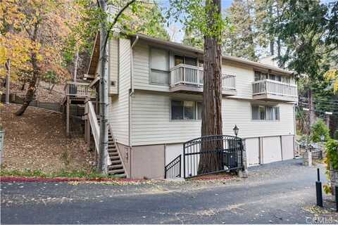 103 Rockledge Lane, Lake Arrowhead, CA 92352