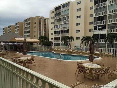 Ne 12Th Ave, Hallandale Beach, FL 33009