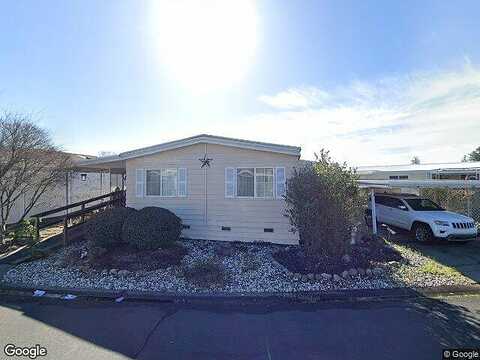 Estrella Dr #111, Santa Rosa, CA 95403