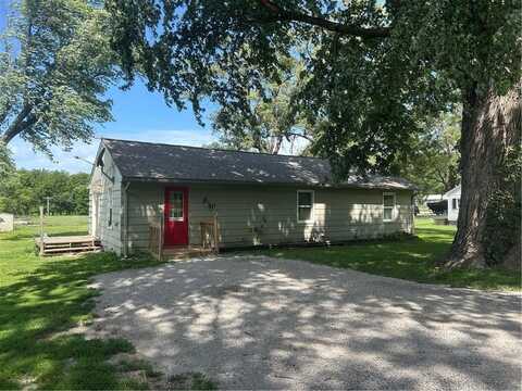 10 Platte Street, Dearborn, MO 64439