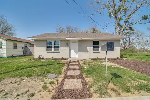 1St North, KAUFMAN, TX 75142