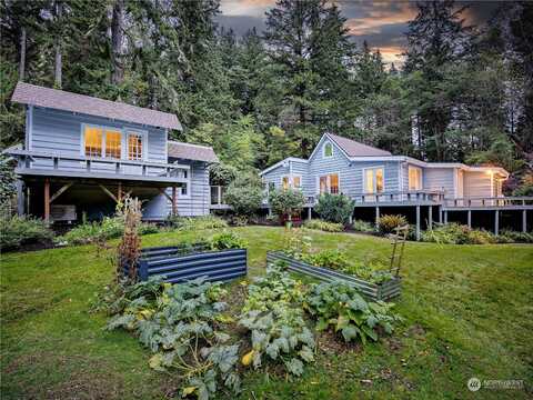 Hyla, BAINBRIDGE ISLAND, WA 98110