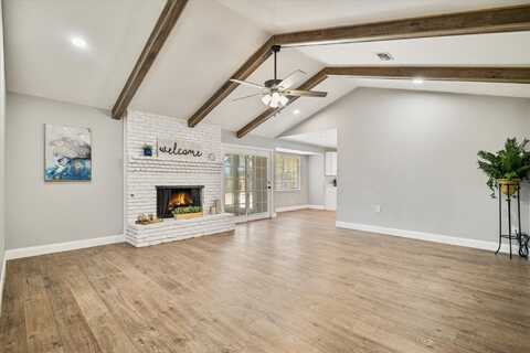 Saint Lawrence, FORT WORTH, TX 76103