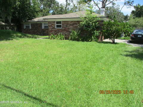 Pine, FLEMING ISLAND, FL 32003