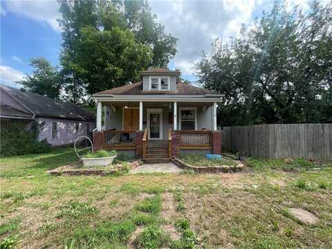 105 E Miami Street, Paola, KS 66071