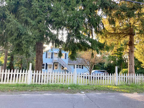 Grilleytown, WATERBURY, CT 06704