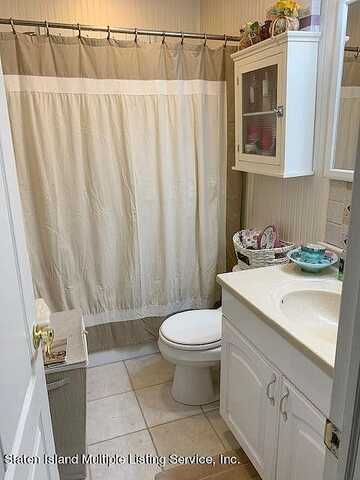 Lolly, CENTEREACH, NY 11720