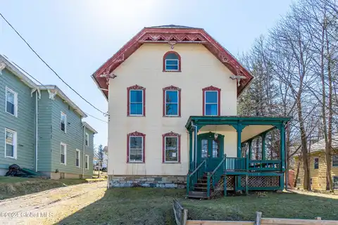 Classic, HOOSICK FALLS, NY 12090