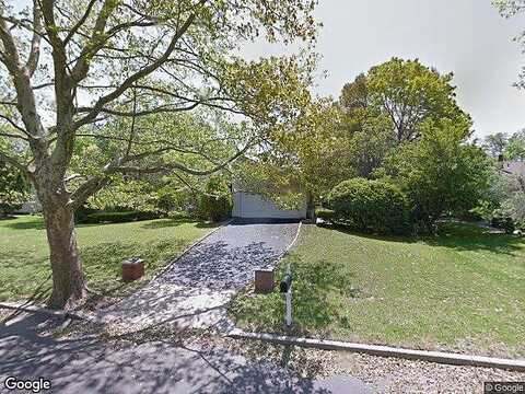 Gravin, CORAM, NY 11727