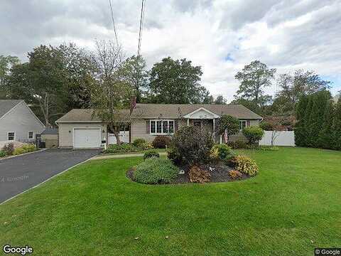 Avenue B, KINGS PARK, NY 11754