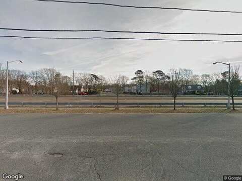 E Arpage Dr, Brookhaven, NY 11719