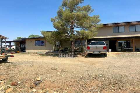 White, DEWEY, AZ 86327