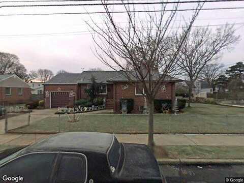 42Nd, LINDENHURST, NY 11757