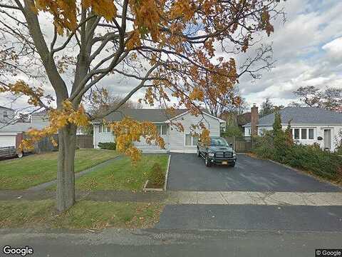 43Rd, LINDENHURST, NY 11757