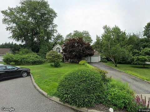 Thornwood, EAST SETAUKET, NY 11733