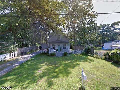 Broadway, MASTIC, NY 11950