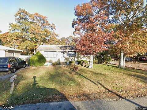 Hinda, RIVERHEAD, NY 11901