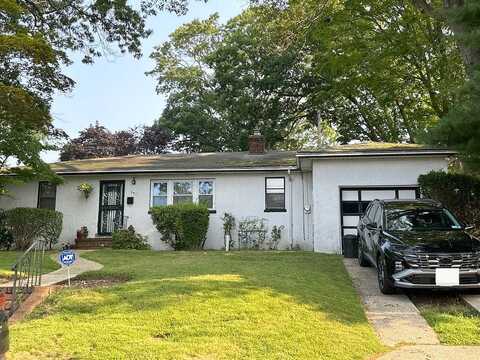 Commonwealth, MASSAPEQUA, NY 11758
