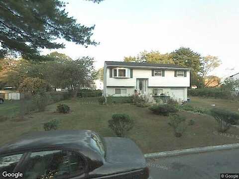 Garden, FARMINGDALE, NY 11735