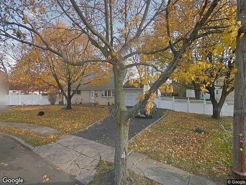 Ira, AMITYVILLE, NY 11701