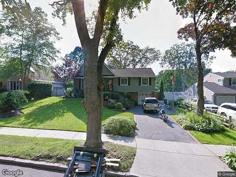 Dorothy, KINGS PARK, NY 11754