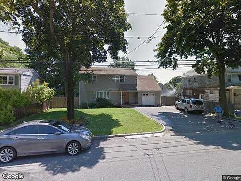 12Th, HUNTINGTON STATION, NY 11746