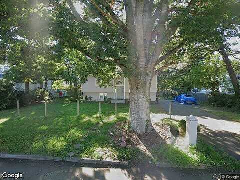30Th, WYANDANCH, NY 11798