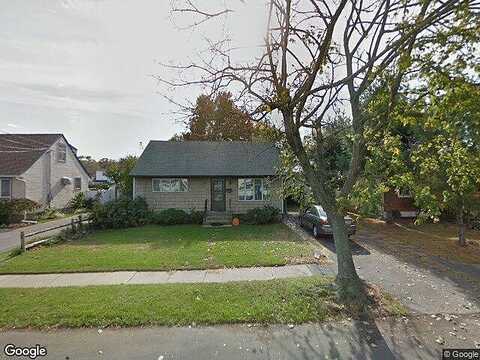 Bermuda, WEST BABYLON, NY 11704