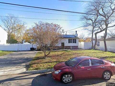 25Th, WYANDANCH, NY 11798