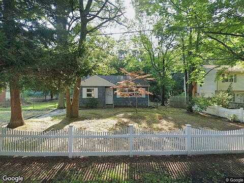 Cherokee, RIDGE, NY 11961