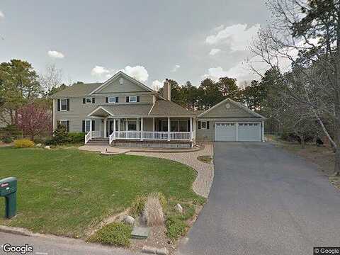Henearly, MILLER PLACE, NY 11764