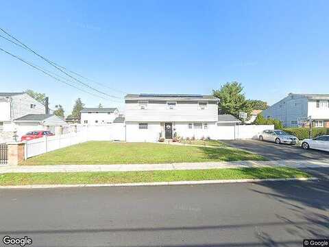 Weeks, NORTH BABYLON, NY 11703