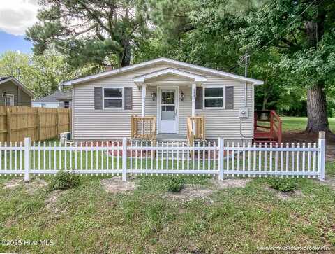204 Pinewood Avenue, Elizabeth City, NC 27909