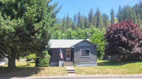 732 Riverside Avenue, Orofino, ID 83544