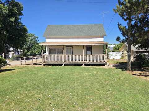 217 E 3rd St, Wilder, ID 83676