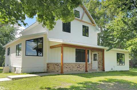1440 Olive Avenue, Hampton, IA 50441