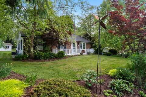 2113 Ridgeway Road, Jackson, MI 49203