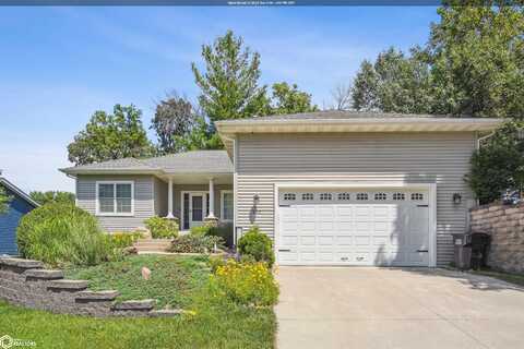 929 Sampson Drive, Nevada, IA 50201