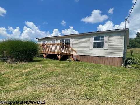 3496 Sinclair Road, Moatsville, WV 26405