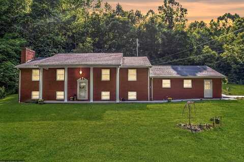 6090 Fairmont Road, Rivesville, WV 26588