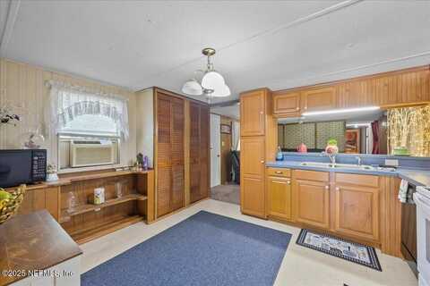 108 HUGH Avenue, Interlachen, FL 32148